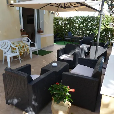 Monti Hotel *