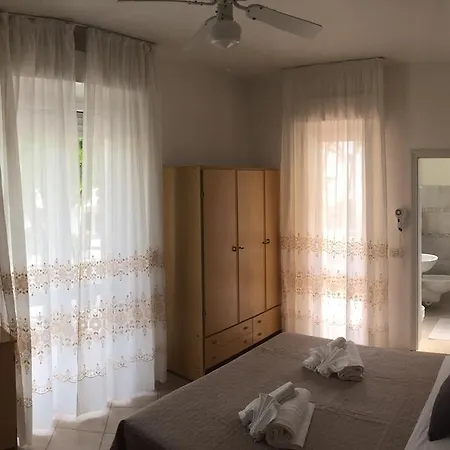 Monti Hotel *