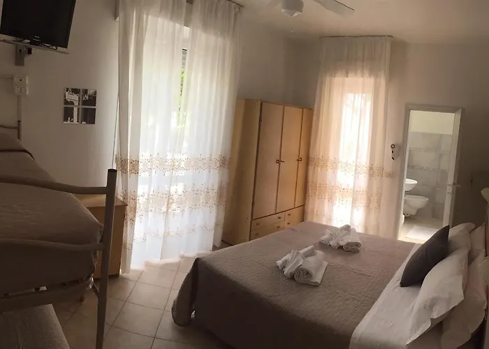 Monti Hotel *
