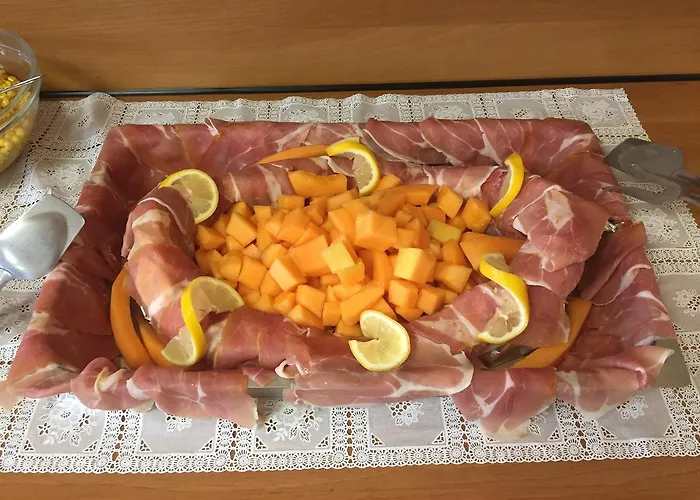 Monti Отель Риччоне