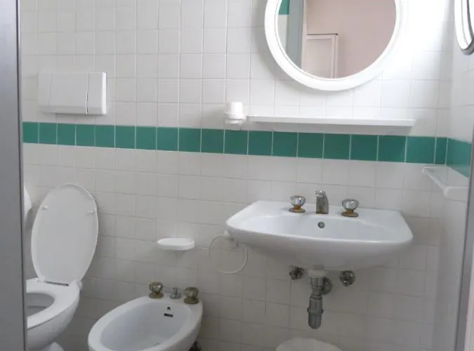 Отель Monti Риччоне